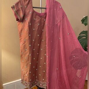Gorgeous crystals & Zardozi work on banarsi Kurta with chiffon dupatta & bottoms